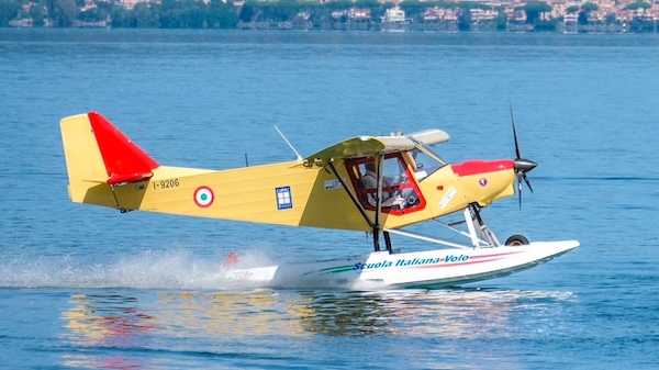 Sesto calende idrovolante